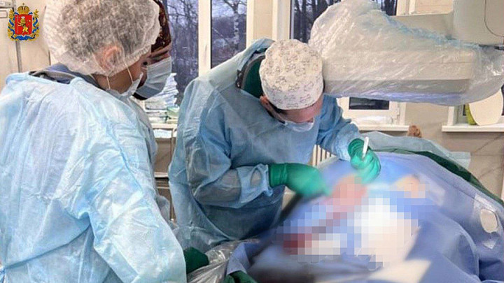 Александровские хирурги впервые поставили пациенту двухкамерный электрокардиостимулятор